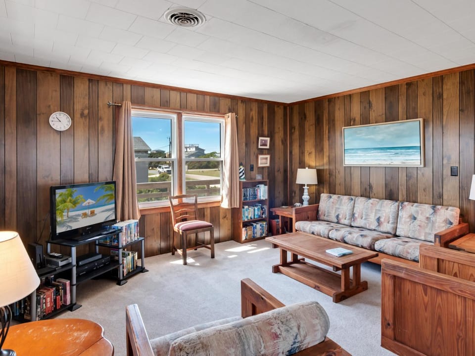 4085 - Ten Forward House in Kitty Hawk
