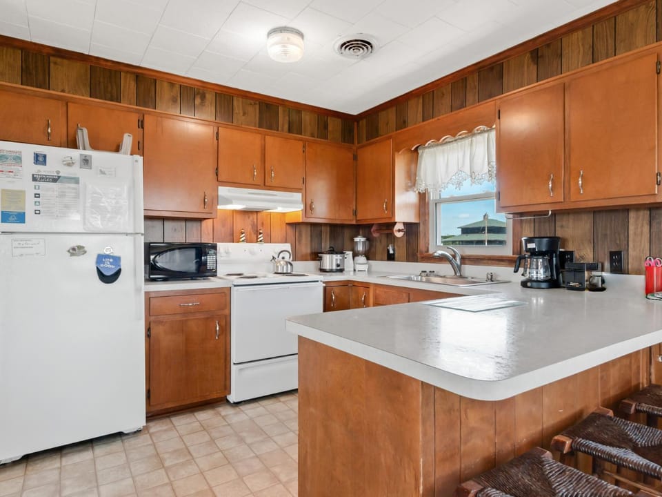 4085 - Ten Forward House in Kitty Hawk