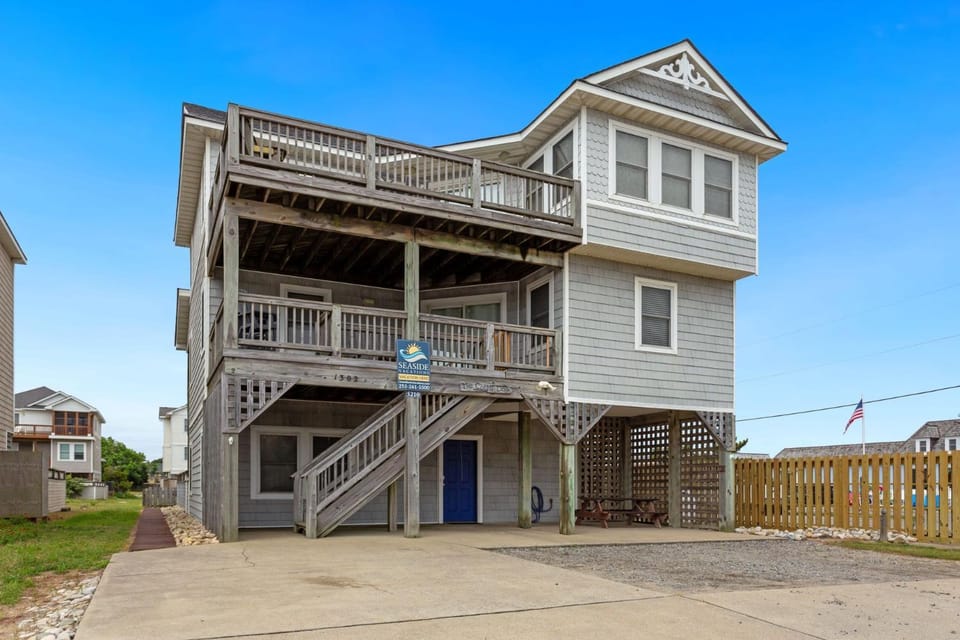 5210 - Salty Dog House in Kill Devil Hills