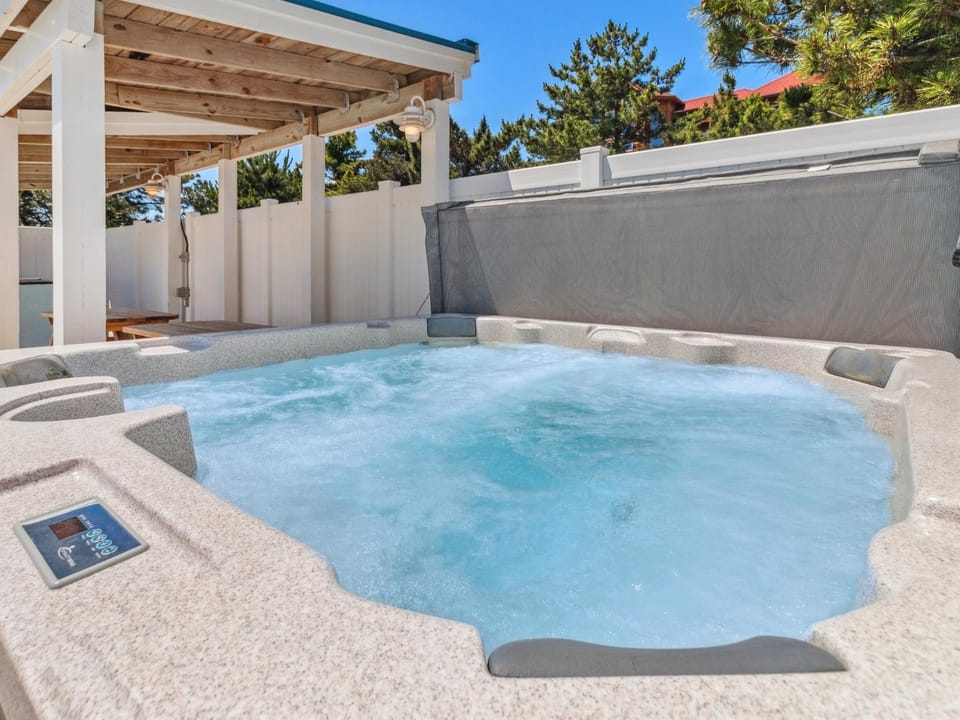 1250 - Outrageous Beach Xperience House in Corolla