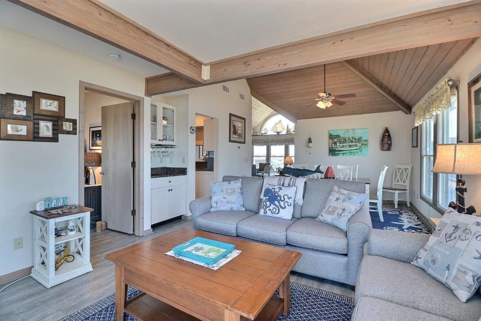 SCR3B - Seas the View (formerly Scrimshaw Penthouse) House in Kill Devil Hills