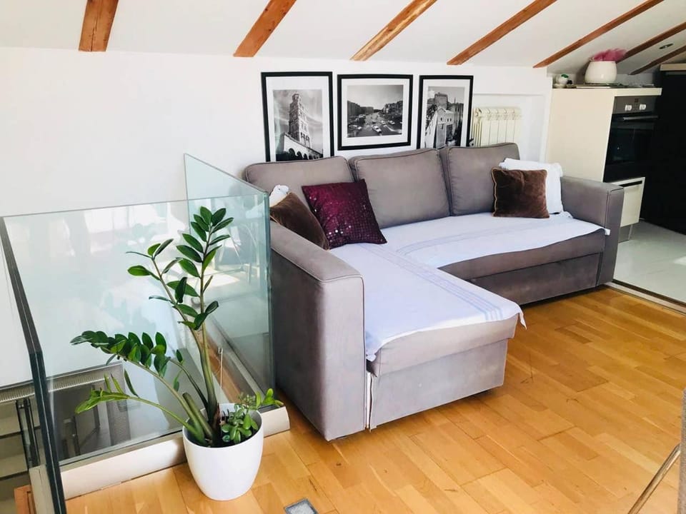 Kitchen or kitchenette, Living room, Seating area