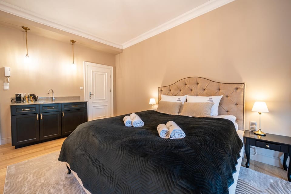 Bed, towels, towels