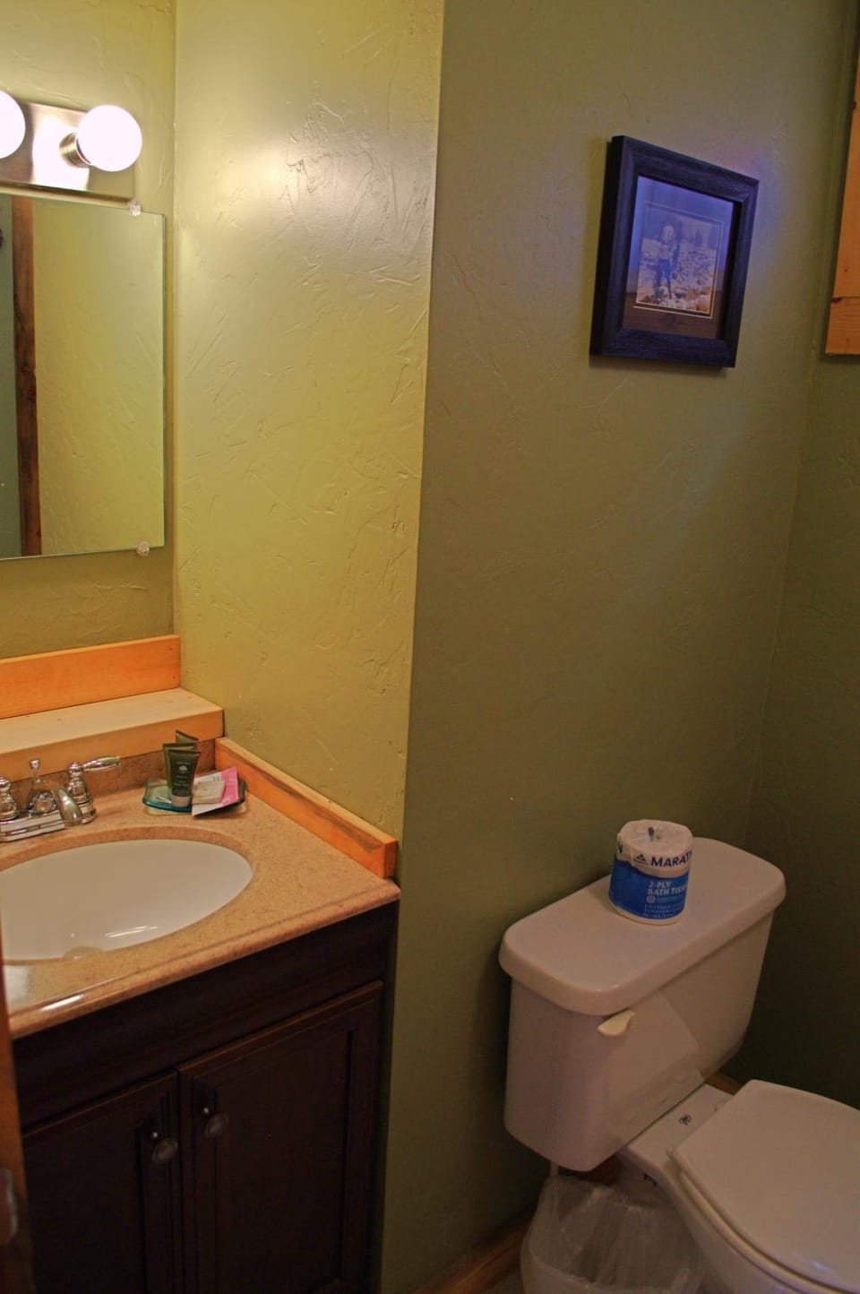 High Country Motel and Cabins Cabin in Cooke City-Silver Gate