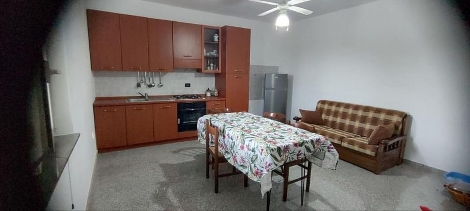 Kitchen or kitchenette, Seating area, Dining area, oven, stove