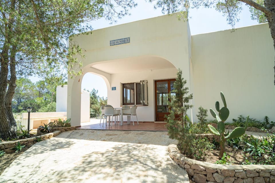 Property building, Facade/entrance, Off site
