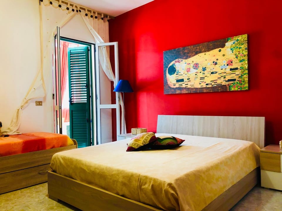 Bed, Photo of the whole room