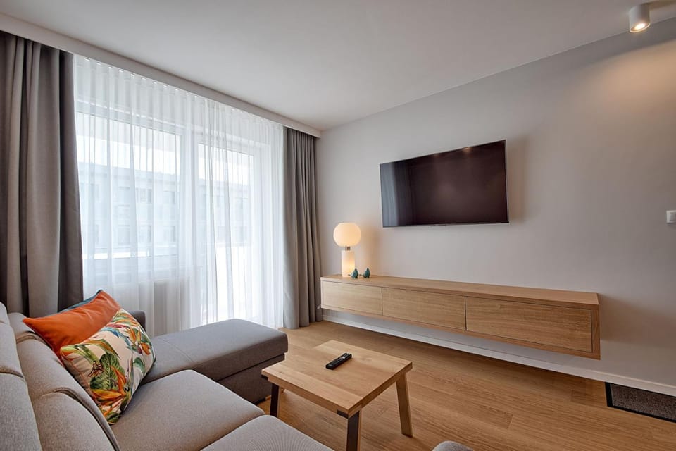 TV and multimedia, Seating area