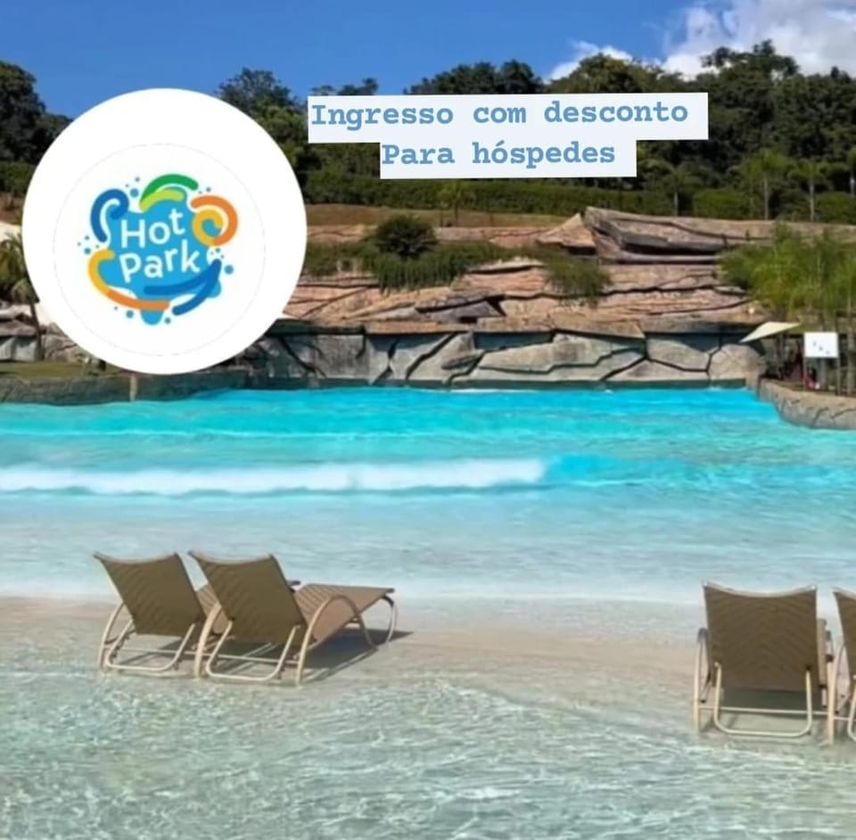 CALDAS NOVAS RESIDENCE - Inclui um ingresso por pessoa em Parque Aquático a cada 2 diarias e temos , HOT PARK, LAGOA PARQUE E OUTROS PARQUES a preço promocional Apartment in State of Goiás
