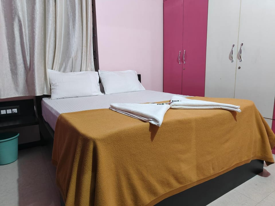 Bed, Photo of the whole room, Bedroom, towels, wardrobe