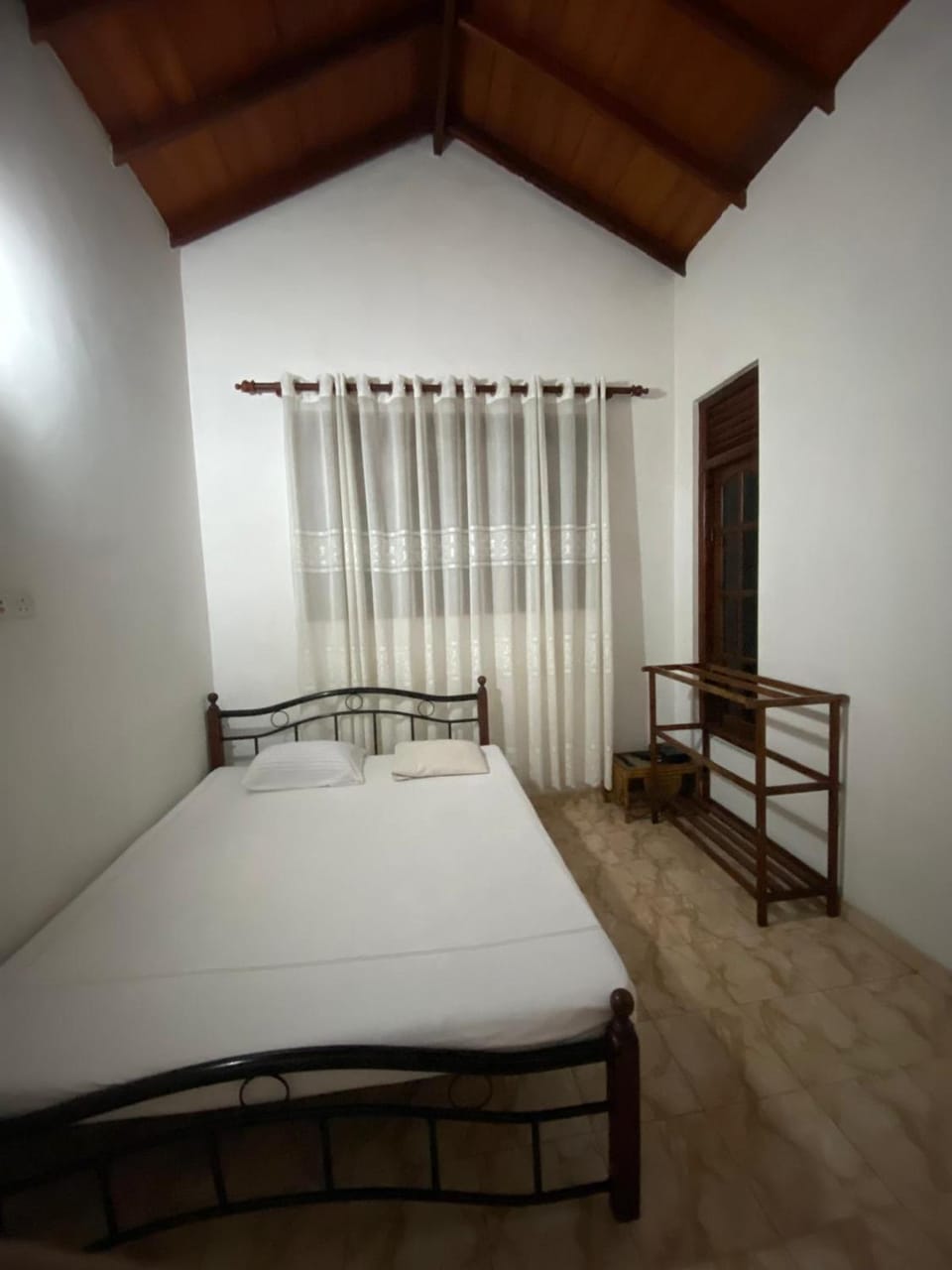 CFR SkyLine Bed and Breakfast in Western Province