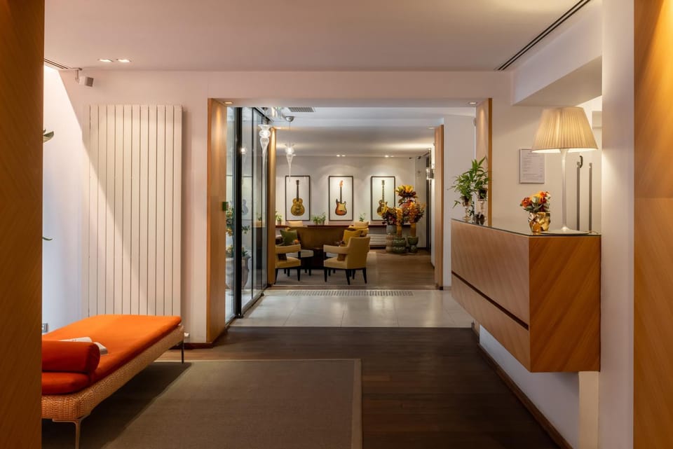 Communal lounge/ TV room