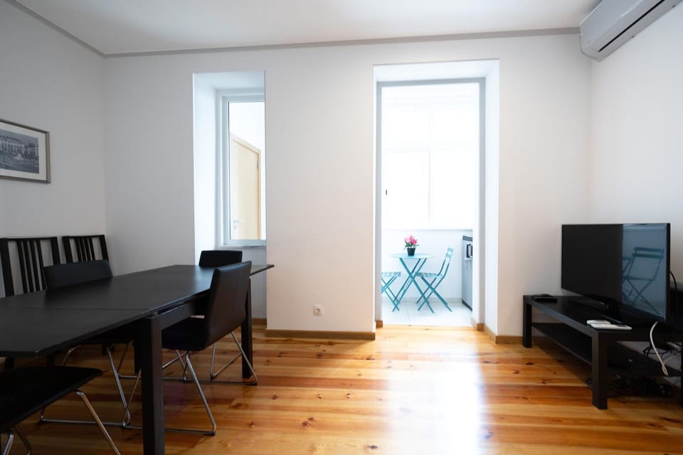 TV and multimedia, Living room, Dining area