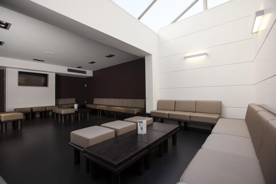 Communal lounge/ TV room, Seating area
