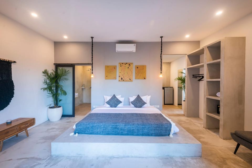 Photo of the whole room, Bedroom