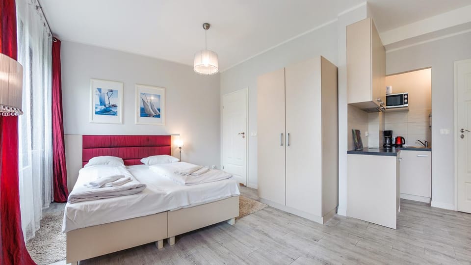 Bed, Kitchen or kitchenette, Photo of the whole room, Bedroom, minibar, towels, wardrobe