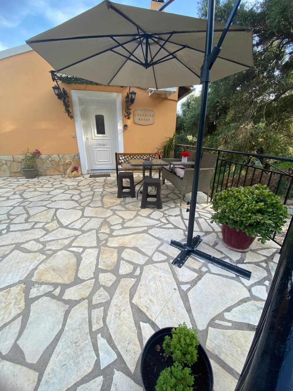 TSOUKIAS HOUSE Apartment in Corfu, Greece
