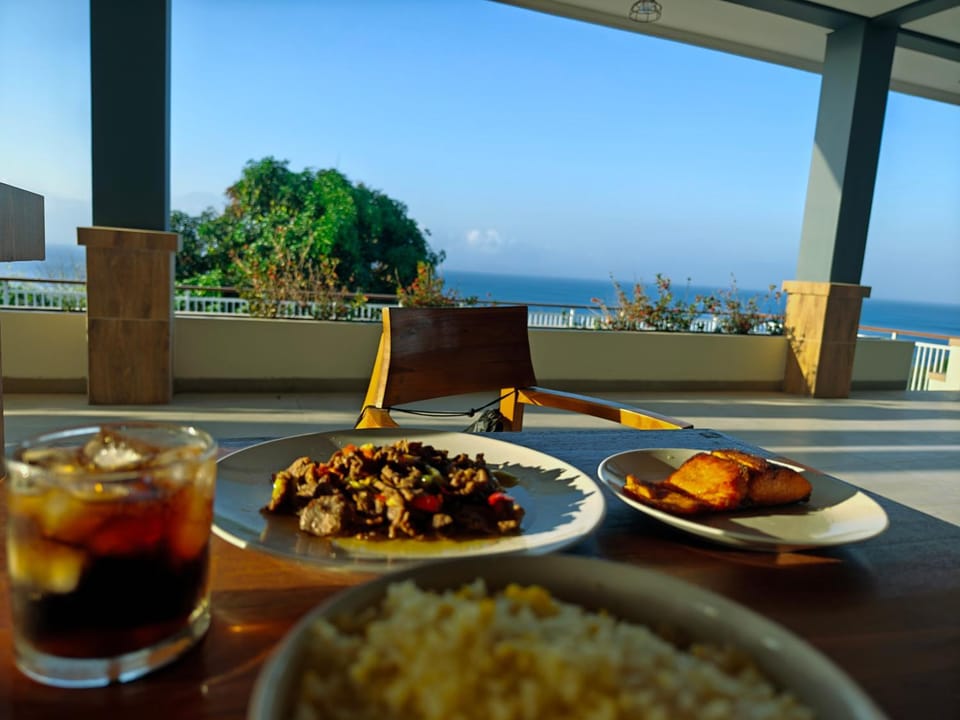 Restaurant/places to eat, View (from property/room), Food, Sea view, Breakfast, Lunch, Dinner, Drinks