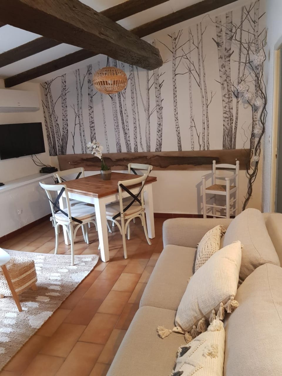 Living room, Seating area, Dining area