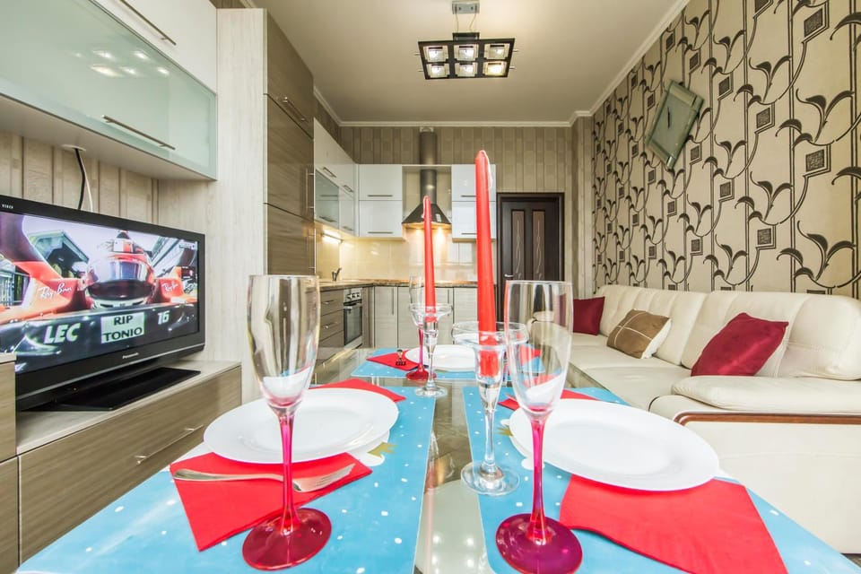 СВІТЛО ЦІЛОДОБОВО ! Rent-Kiev 2 min metro Chernihivska Lux Apartment in Kiev City - Kyiv