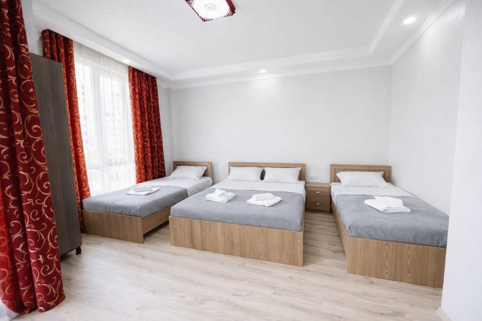 Bed, Photo of the whole room, Bedroom, towels
