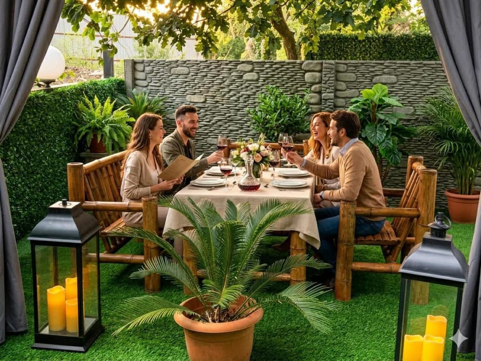 Patio, Restaurant/places to eat, Spring, Day, People, Garden, Food and drinks, Dining area, Food, Guests, Garden view, Drinks, Alcoholic drinks, group of guests