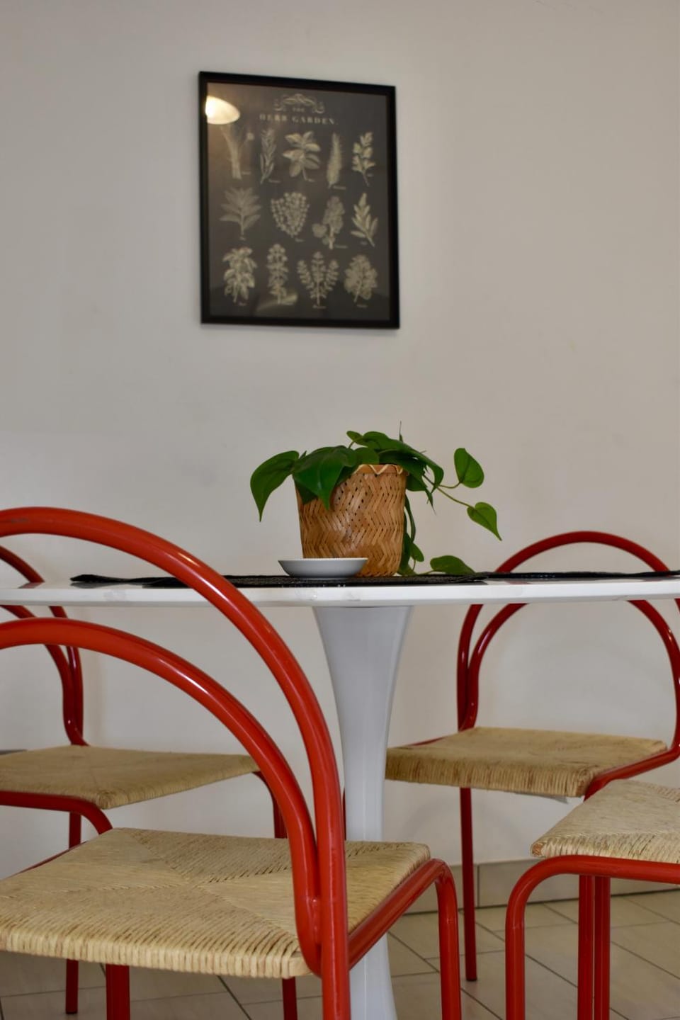 Seating area, Dining area