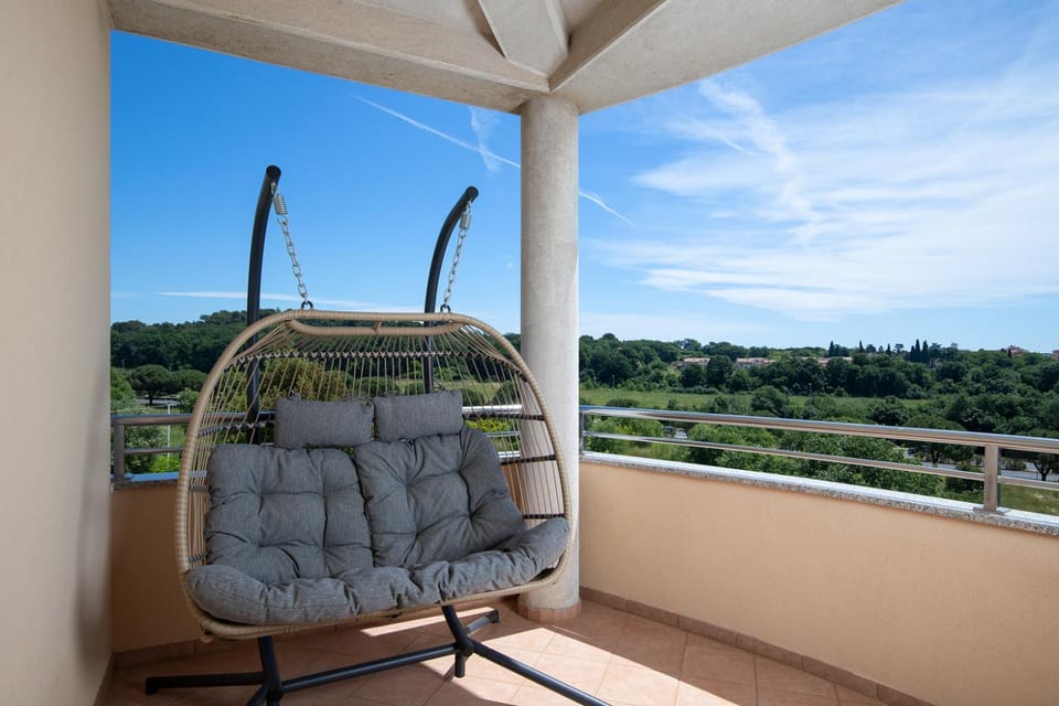 Natural landscape, View (from property/room), Balcony/Terrace, Seating area
