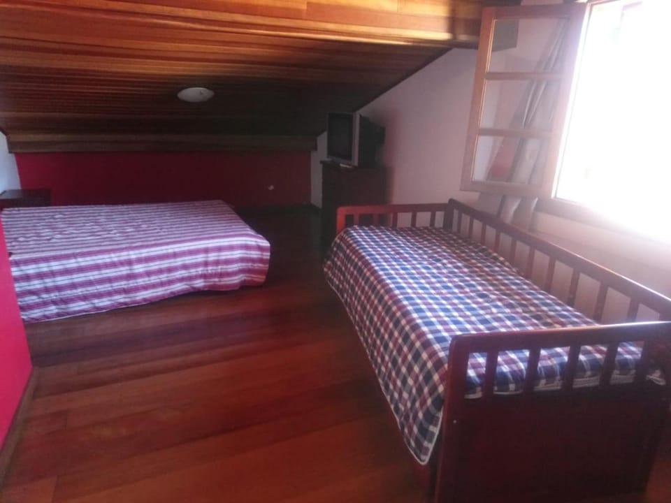 Bed, Photo of the whole room, Bedroom, bunk bed