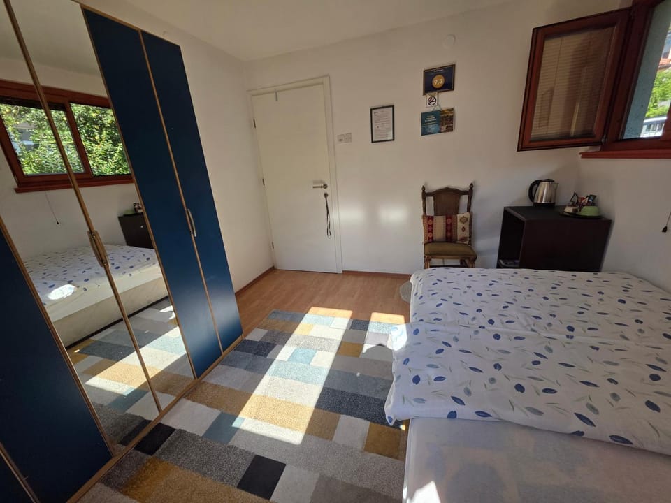 Cozy room with a bathroom Bed and Breakfast in Sarajevo
