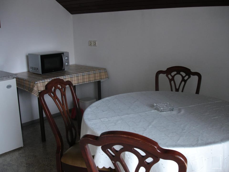 Coffee/tea facilities, Seating area, Dining area