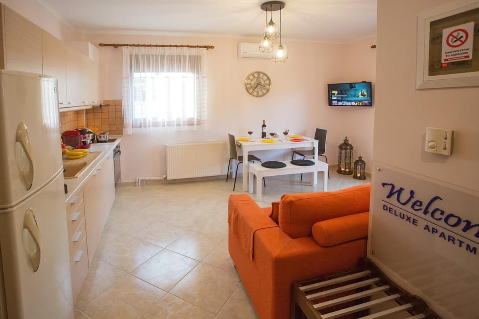 Konstantina & Evgenia Deluxe Apartment Apartment in Nea Peramos