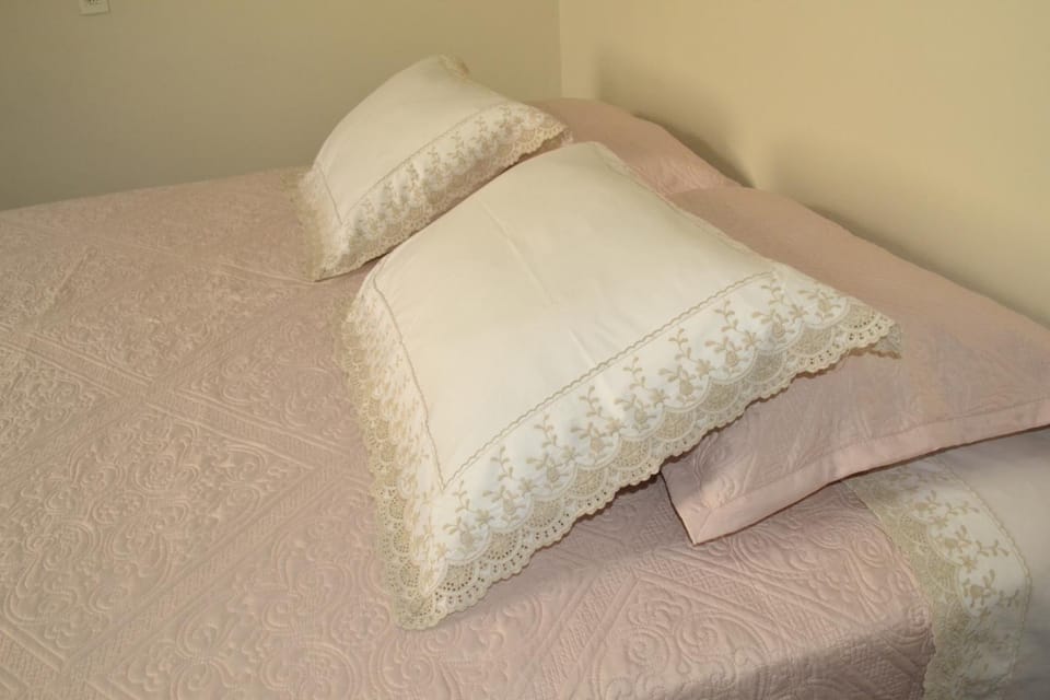 Property building, Bed, Decorative detail