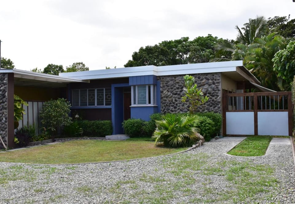 Property building, Facade/entrance, Garden
