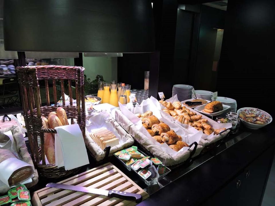 Breakfast, Buffet breakfast