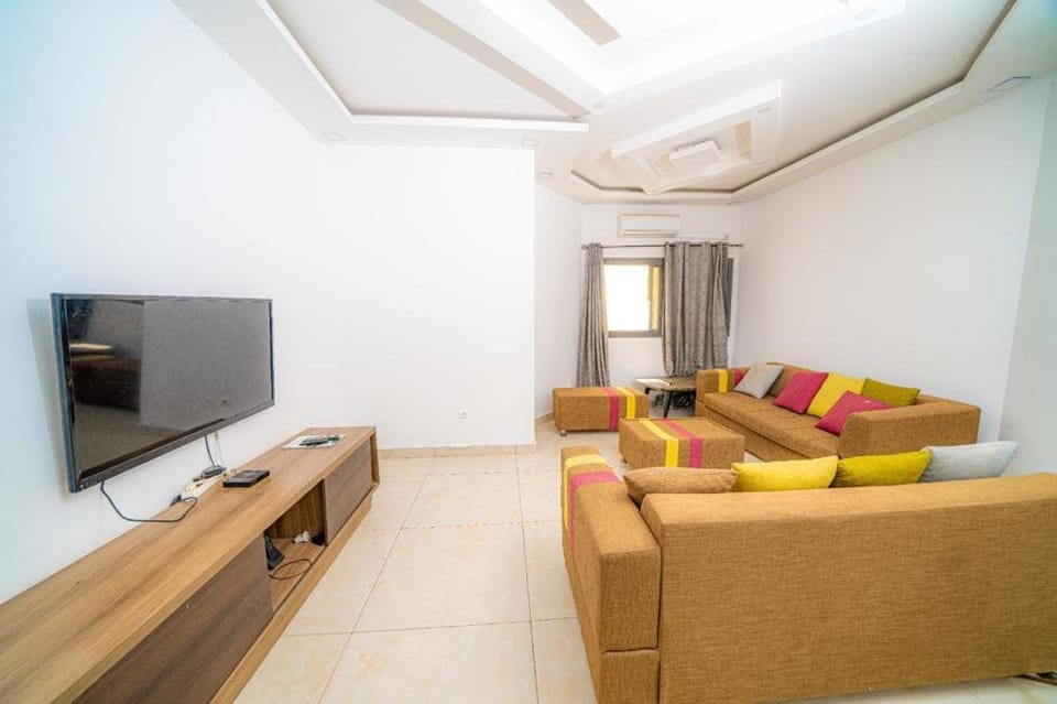 Communal lounge/ TV room, TV and multimedia, Living room, air conditioner