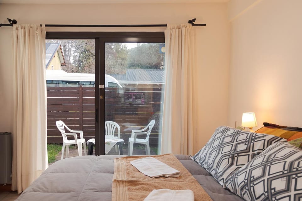 Depto Centrico con pequeño jardin y parrilla Apartment in San Martín de los Andes