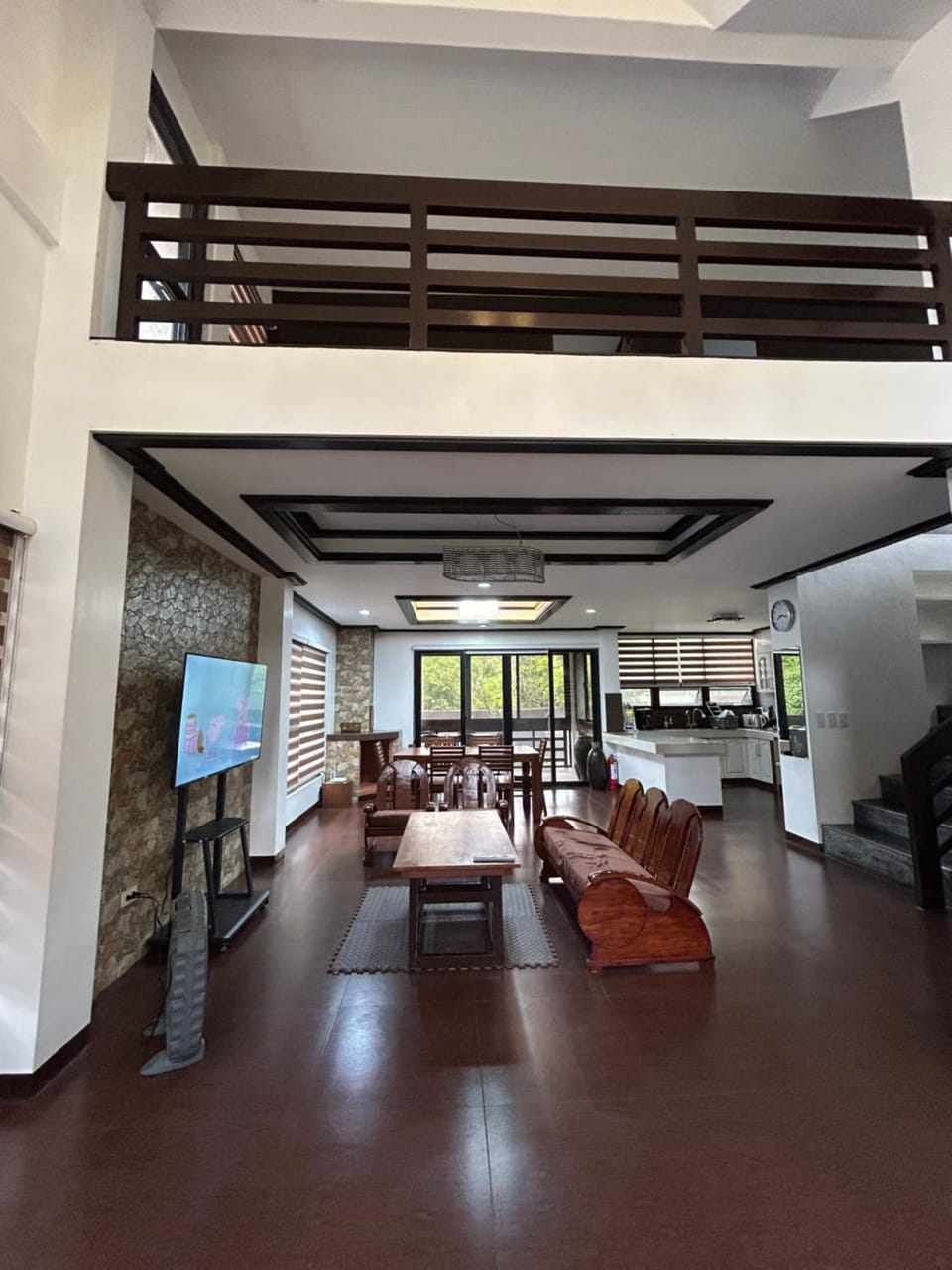 Communal lounge/ TV room, TV and multimedia, Living room, Seating area, Evening entertainment