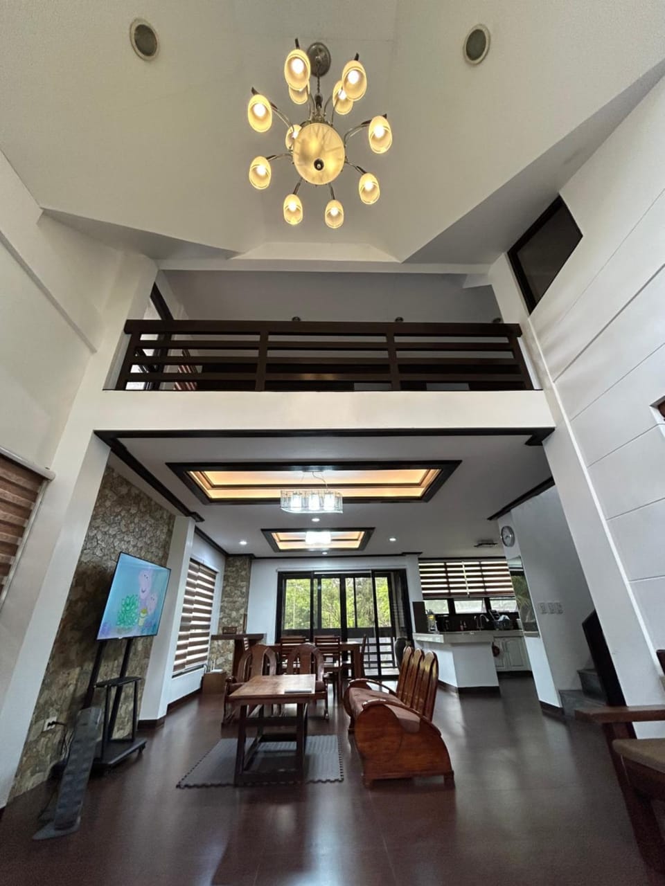 Communal lounge/ TV room, TV and multimedia, Living room, Seating area, Evening entertainment