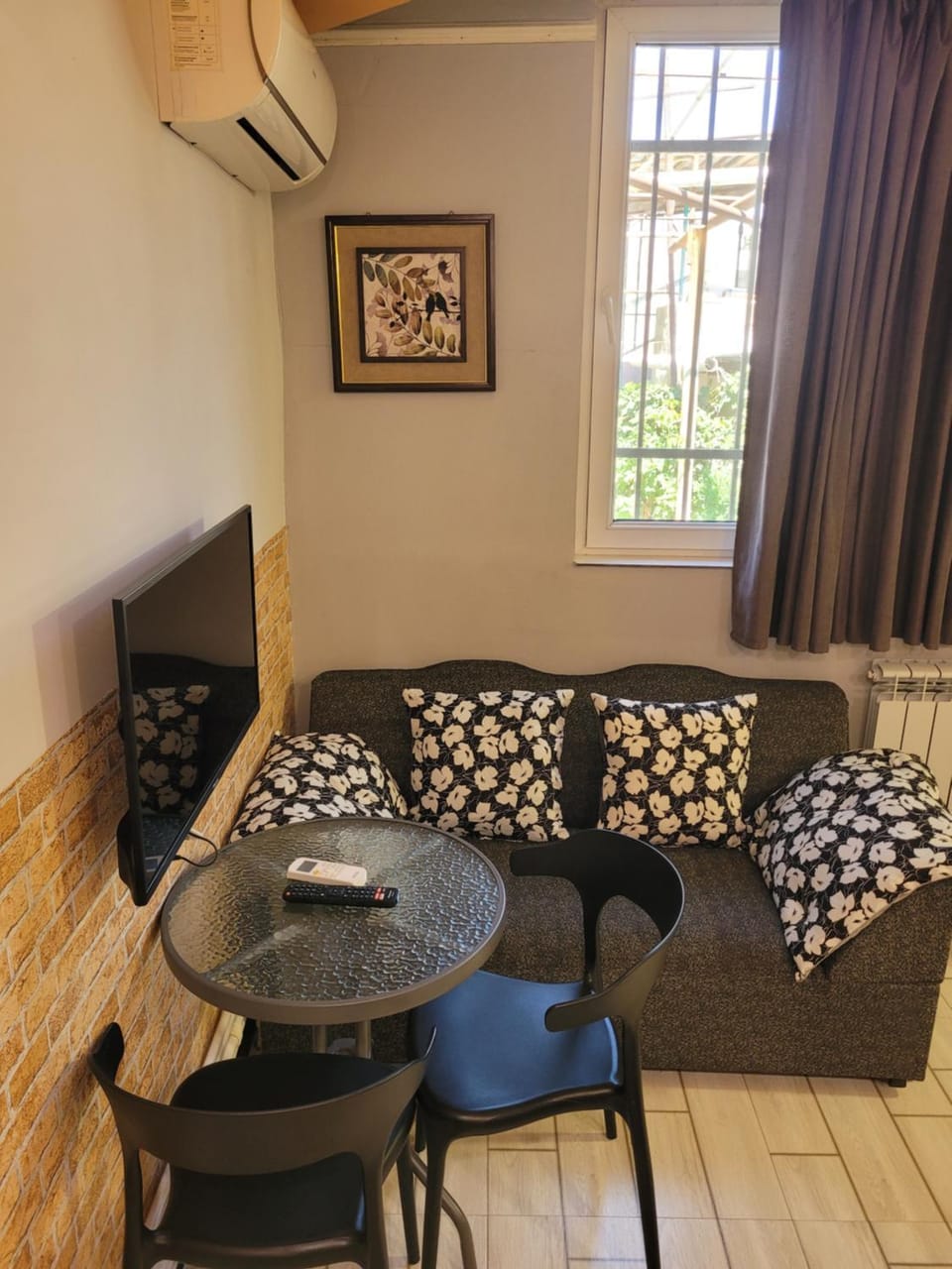 Мини дом целиком около мед центра Астхик Bed and Breakfast in Yerevan