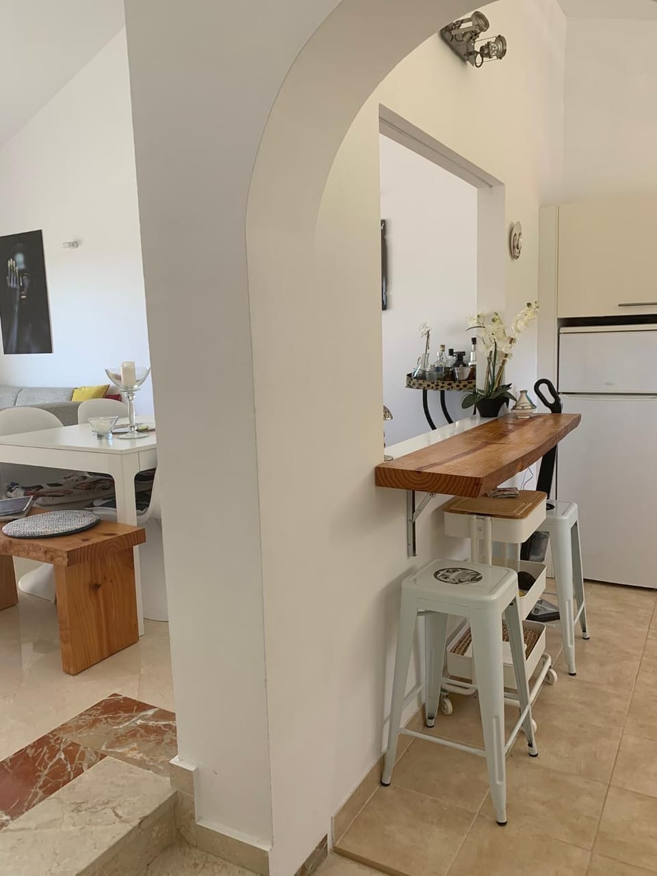 Kitchen or kitchenette, Dining area