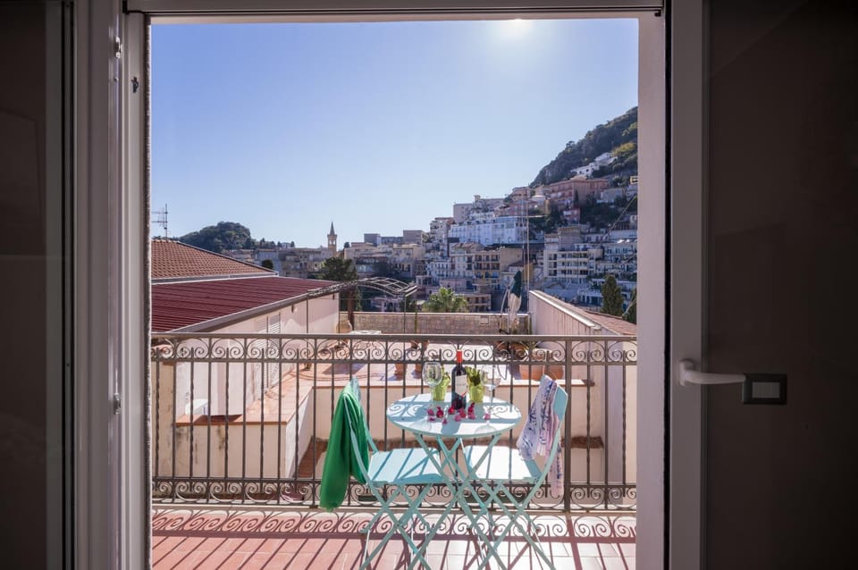 Day, Natural landscape, View (from property/room), Balcony/Terrace