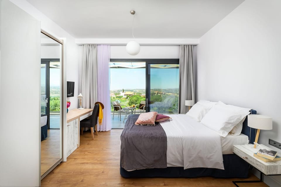 Bed, Balcony/Terrace, Seating area, Bedroom