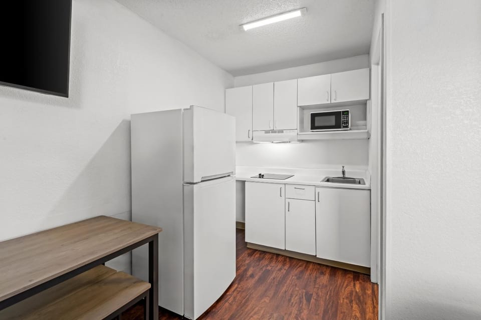 Kitchen or kitchenette, kitchen