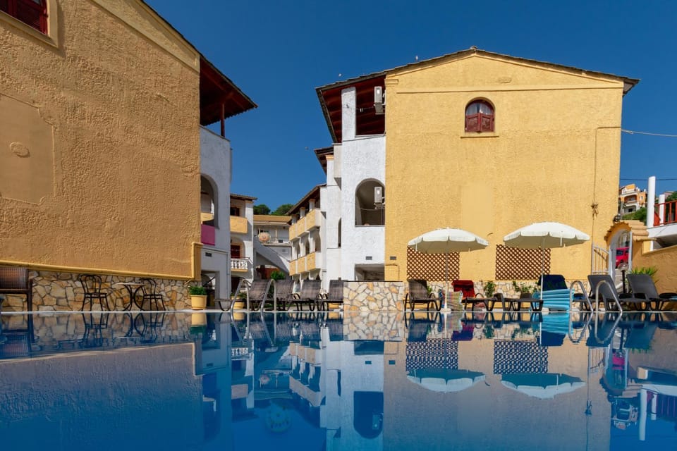 Property building, Swimming pool, Swimming pool