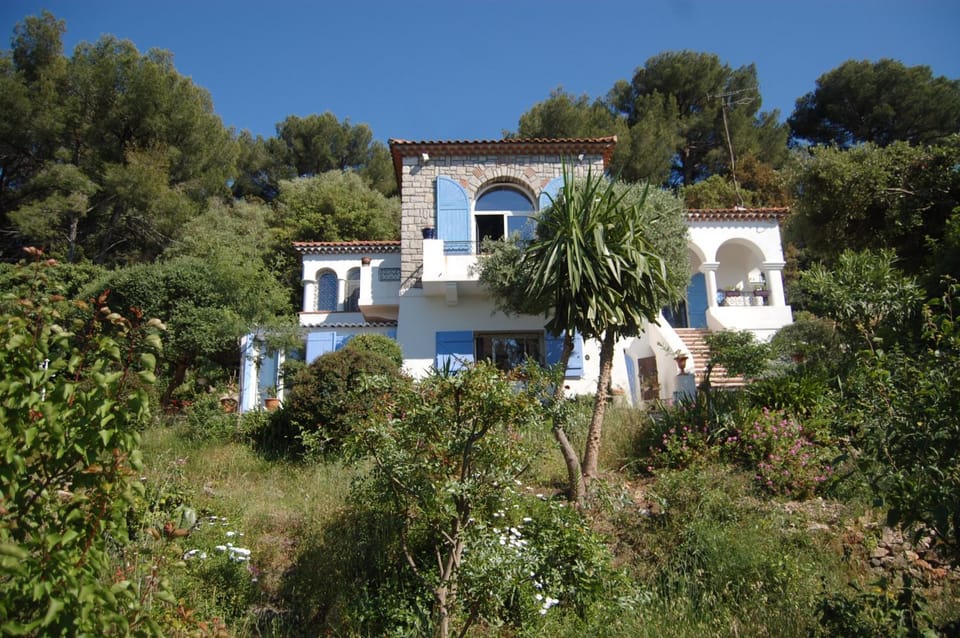Magnifique "Gite de la Garoupe" au Cap d'Antibes à 300m des plages House in Antibes
