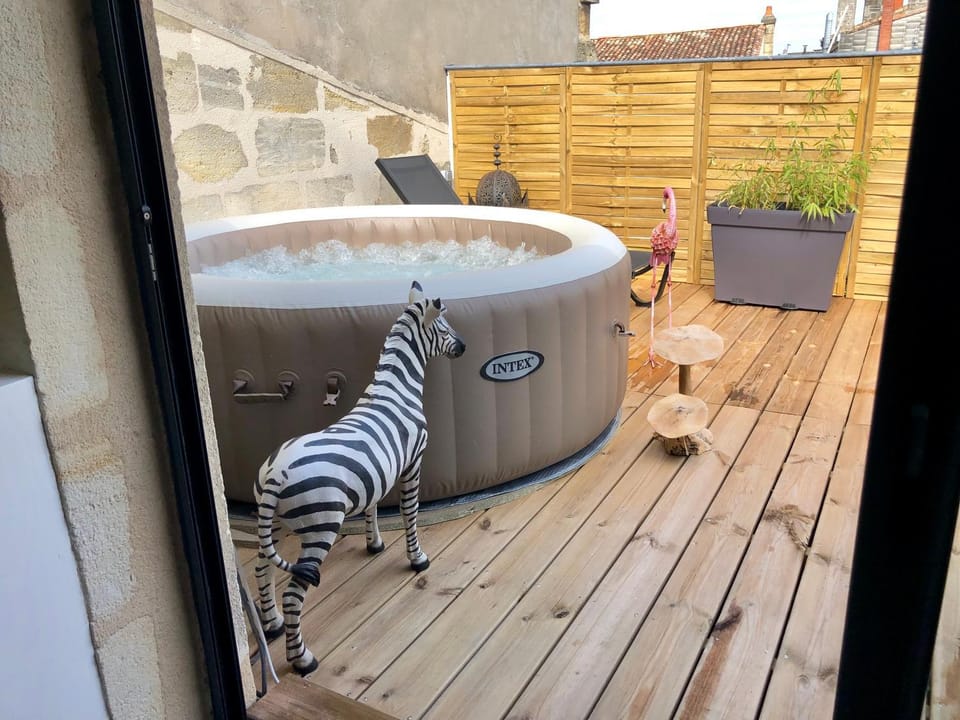 Patio, Hot Tub, Balcony/Terrace