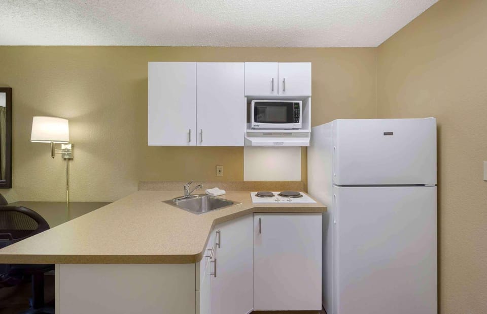 Kitchen or kitchenette, Bedroom