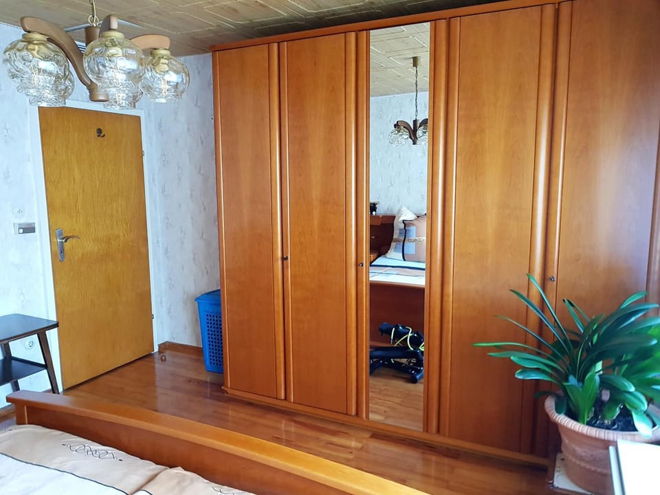 Photo of the whole room, wardrobe