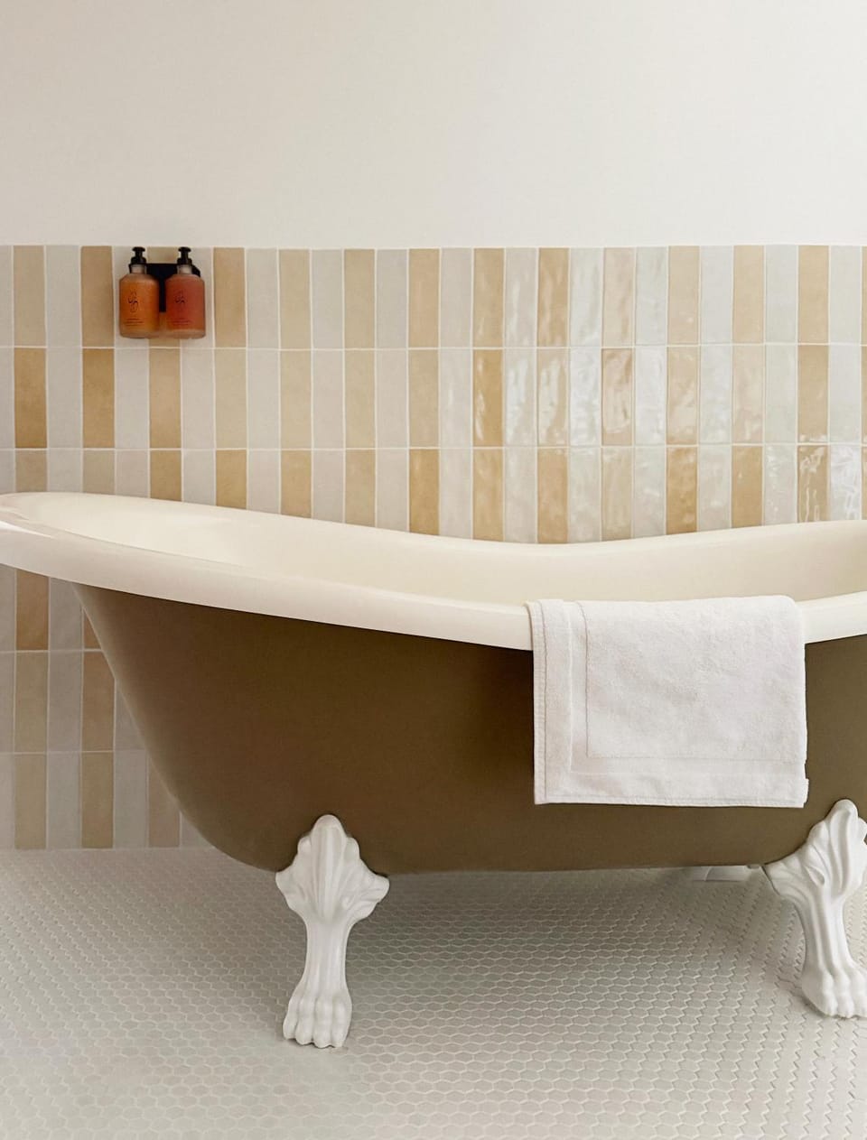 Bathroom, Decorative detail, Bedroom, Bath, towels